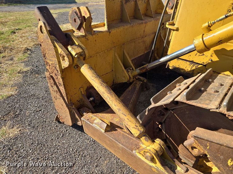 image for item ET1496 Caterpillar D4H dozer