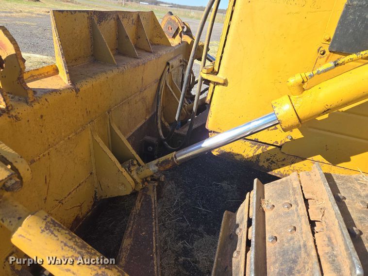 image for item ET1496 Caterpillar D4H dozer