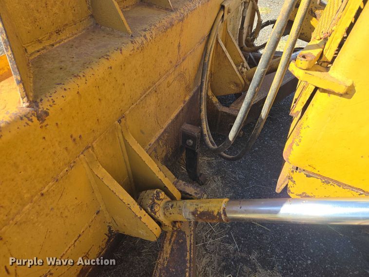 image for item ET1496 Caterpillar D4H dozer