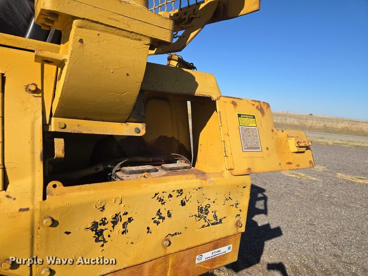 image for item ET1496 Caterpillar D4H dozer