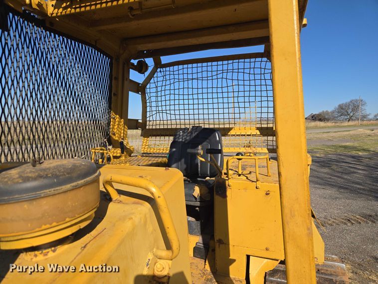 image for item ET1496 Caterpillar D4H dozer