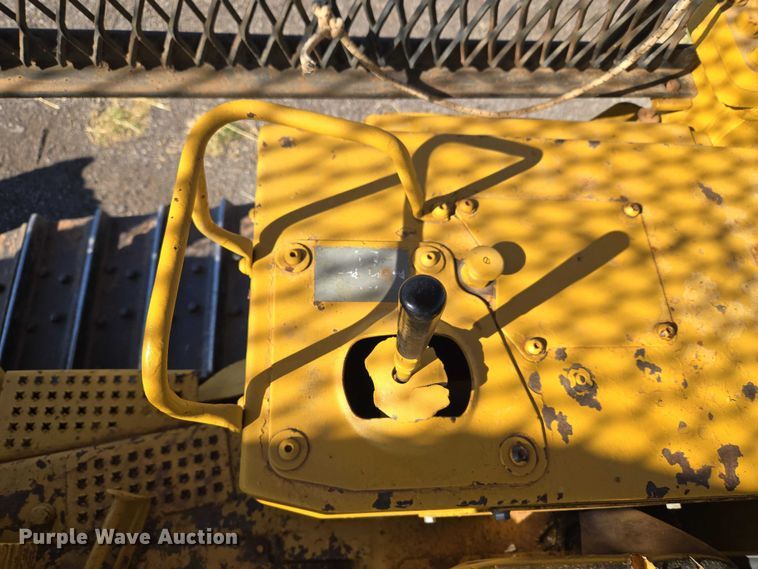 image for item ET1496 Caterpillar D4H dozer