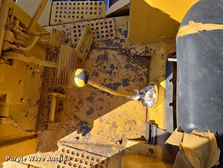 image for item ET1496 Caterpillar D4H dozer