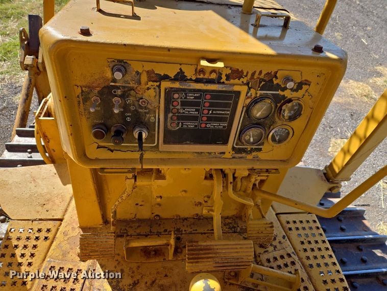 image for item ET1496 Caterpillar D4H dozer