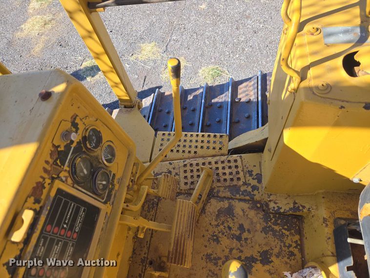 image for item ET1496 Caterpillar D4H dozer