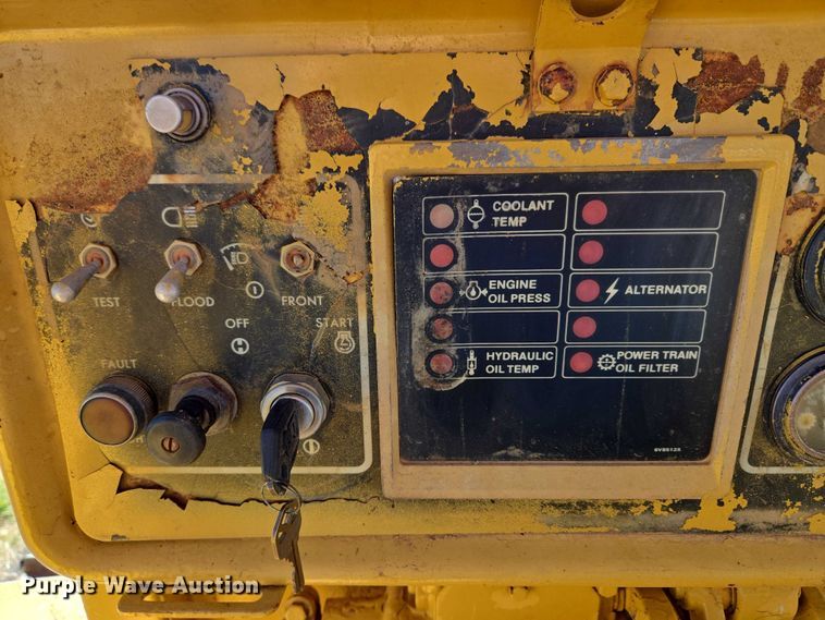 image for item ET1496 Caterpillar D4H dozer