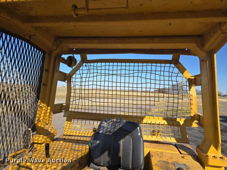 image for item ET1496 Caterpillar D4H dozer