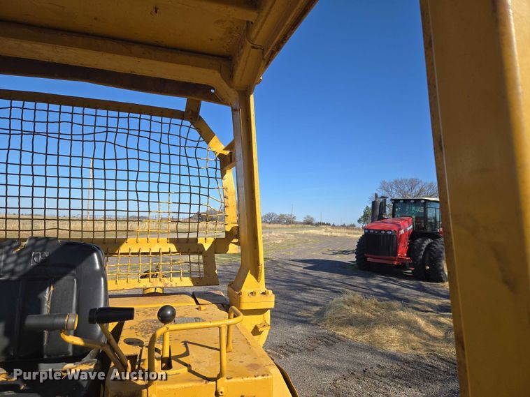 image for item ET1496 Caterpillar D4H dozer