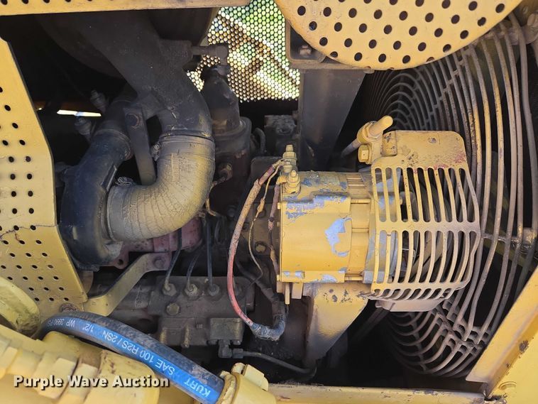 image for item ET1496 Caterpillar D4H dozer