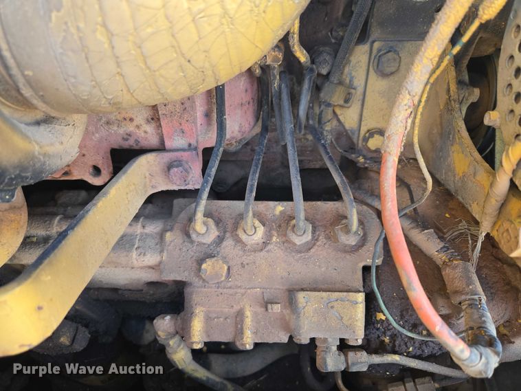 image for item ET1496 Caterpillar D4H dozer