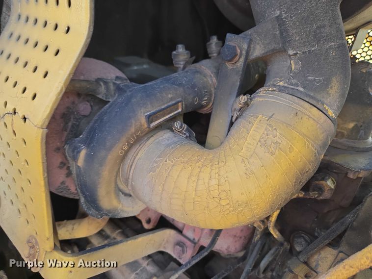 image for item ET1496 Caterpillar D4H dozer