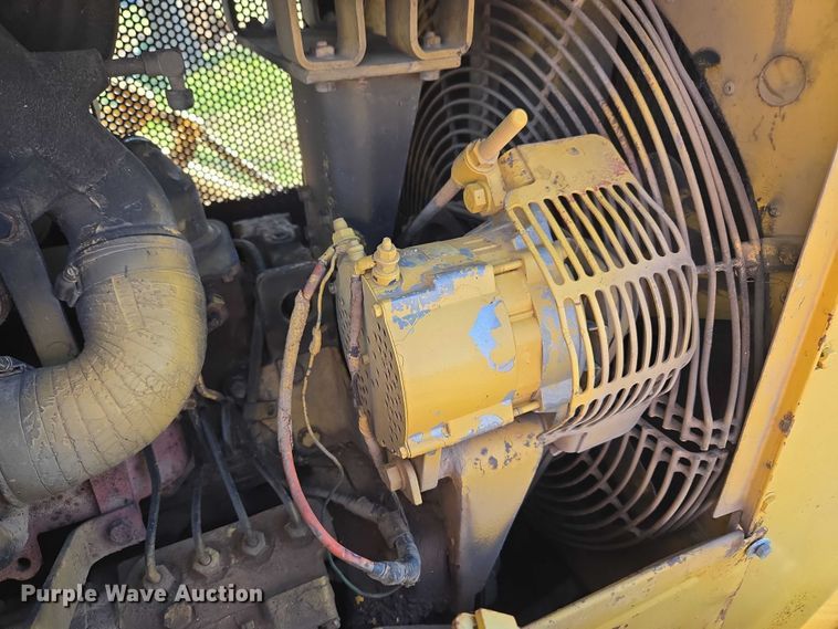 image for item ET1496 Caterpillar D4H dozer