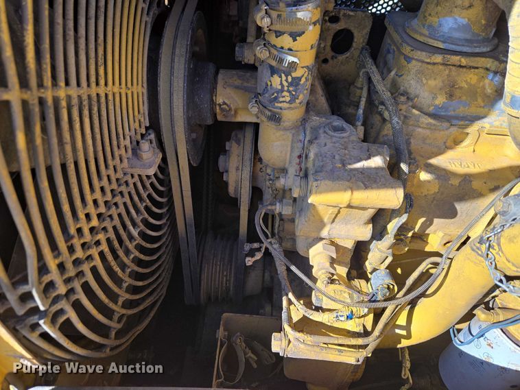 image for item ET1496 Caterpillar D4H dozer