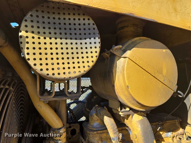 image for item ET1496 Caterpillar D4H dozer