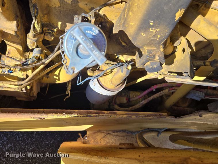 image for item ET1496 Caterpillar D4H dozer