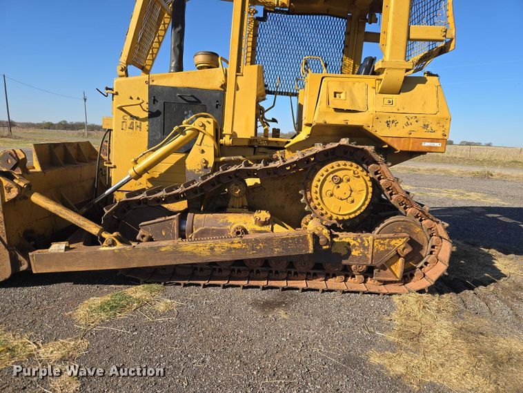 image for item ET1496 Caterpillar D4H dozer
