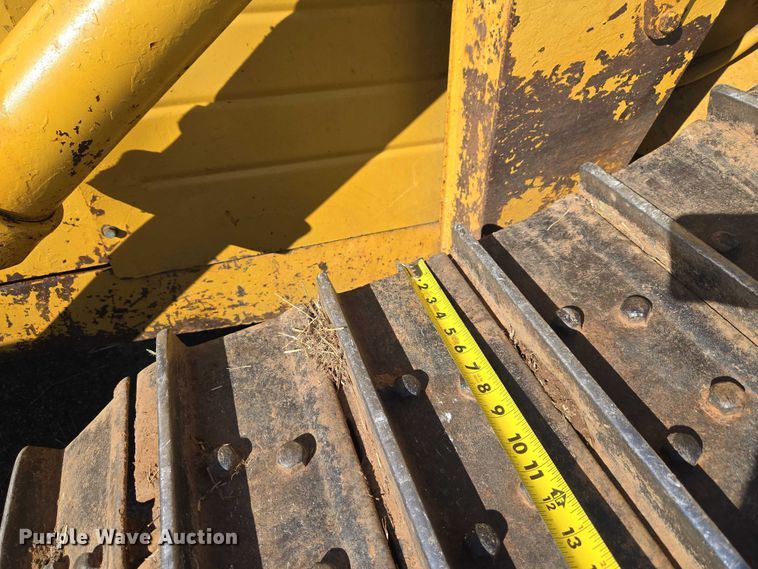 image for item ET1496 Caterpillar D4H dozer