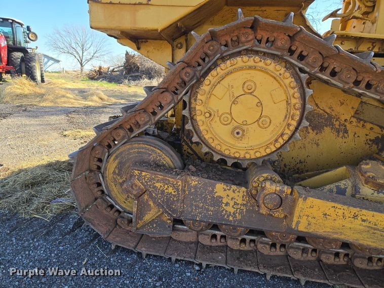 image for item ET1496 Caterpillar D4H dozer