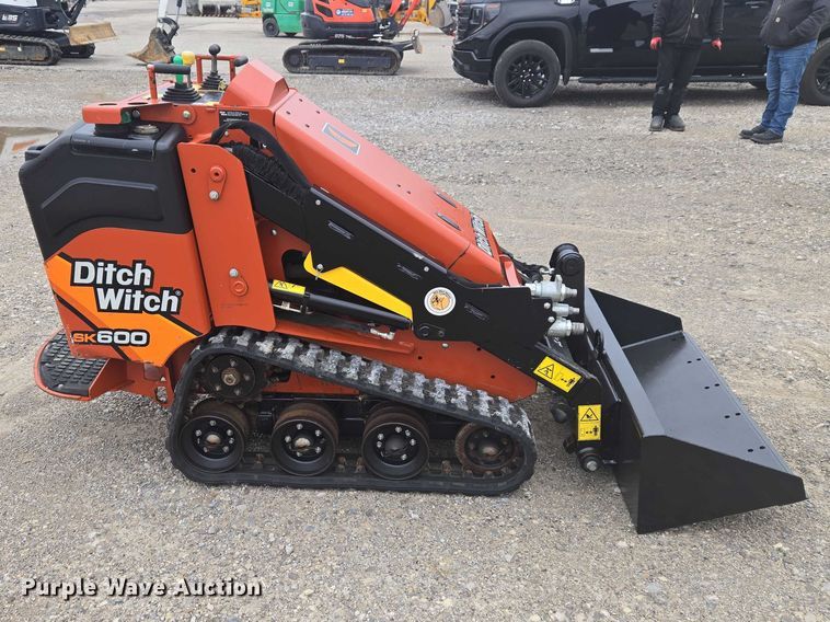 image for item ET1498 2022 Ditch Witch SK600 compact utility loader