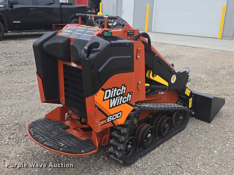 image for item ET1498 2022 Ditch Witch SK600 compact utility loader