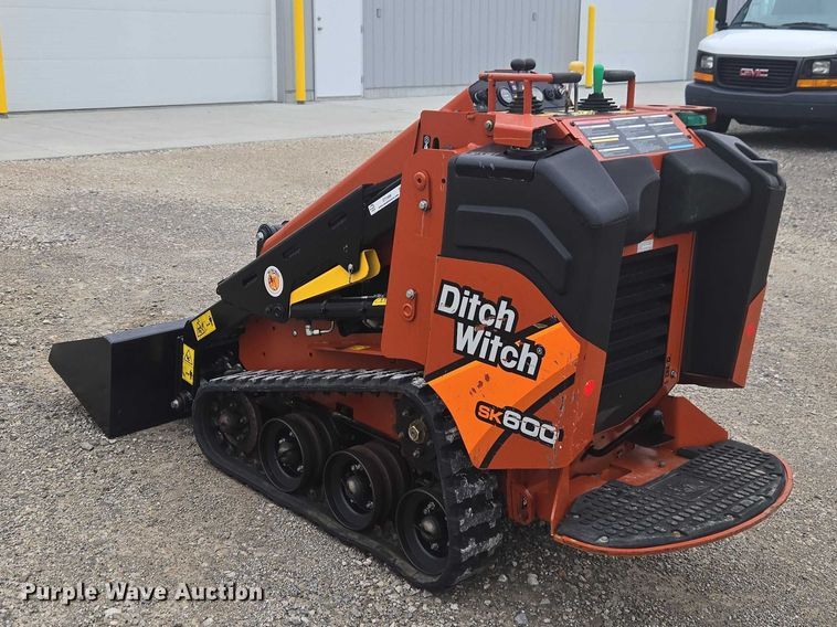 image for item ET1498 2022 Ditch Witch SK600 compact utility loader