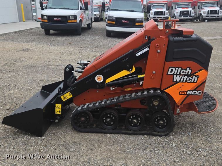 image for item ET1498 2022 Ditch Witch SK600 compact utility loader