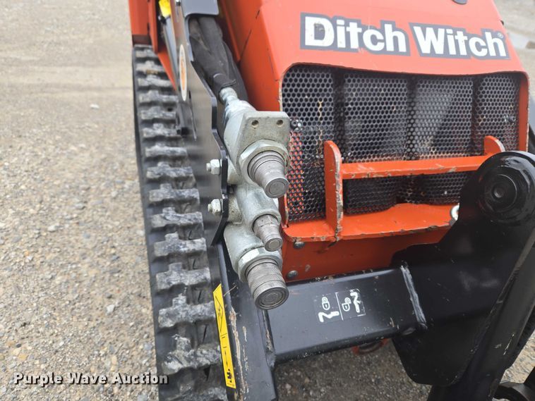 image for item ET1498 2022 Ditch Witch SK600 compact utility loader