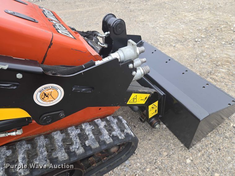 image for item ET1498 2022 Ditch Witch SK600 compact utility loader