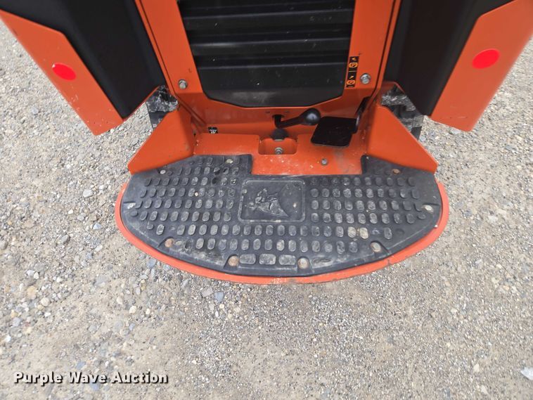 image for item ET1498 2022 Ditch Witch SK600 compact utility loader