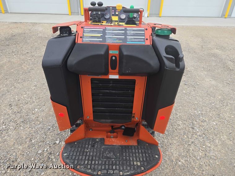 image for item ET1498 2022 Ditch Witch SK600 compact utility loader