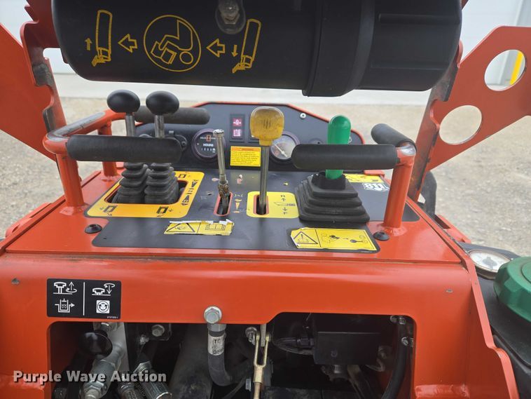 image for item ET1498 2022 Ditch Witch SK600 compact utility loader