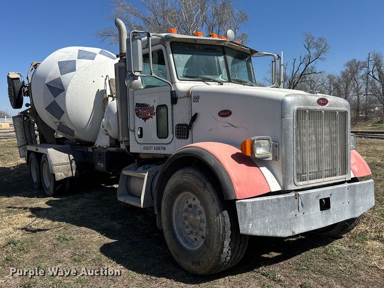image for item ET1681 2007 Peterbilt 357 ready mix truck