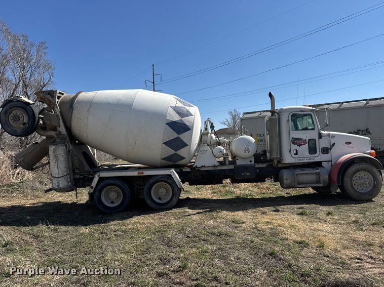 image for item ET1681 2007 Peterbilt 357 ready mix truck
