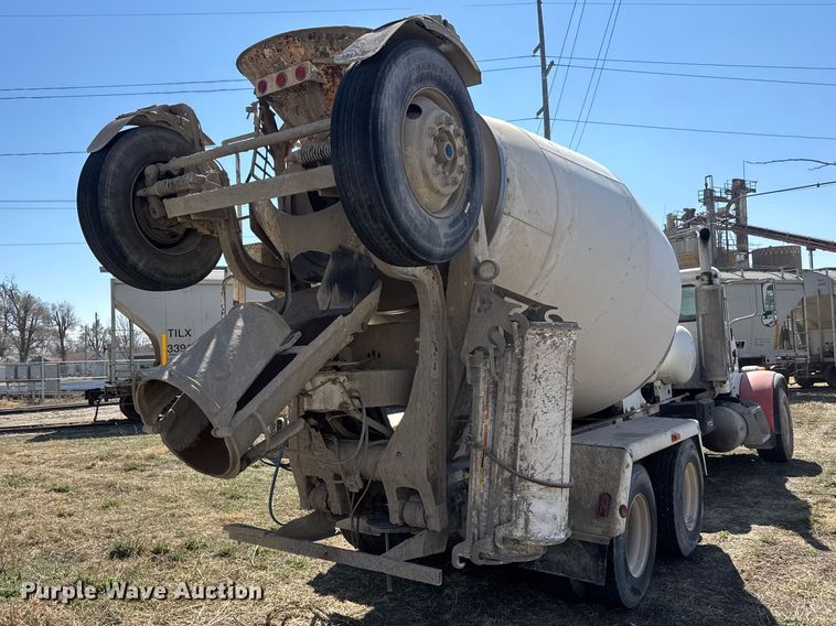 image for item ET1681 2007 Peterbilt 357 ready mix truck