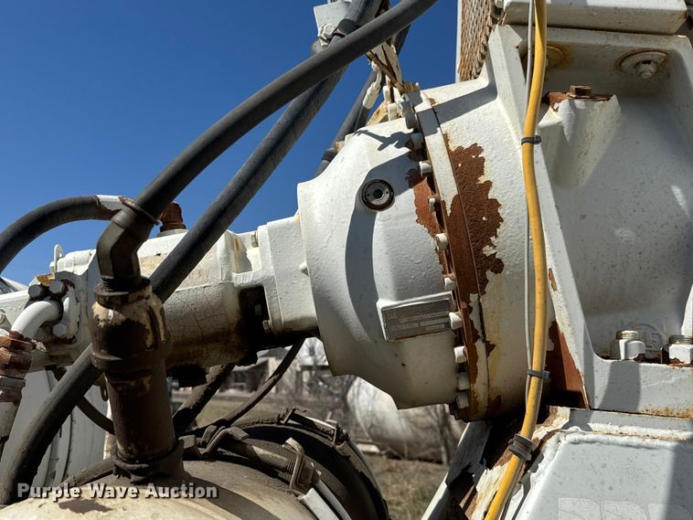 image for item ET1681 2007 Peterbilt 357 ready mix truck