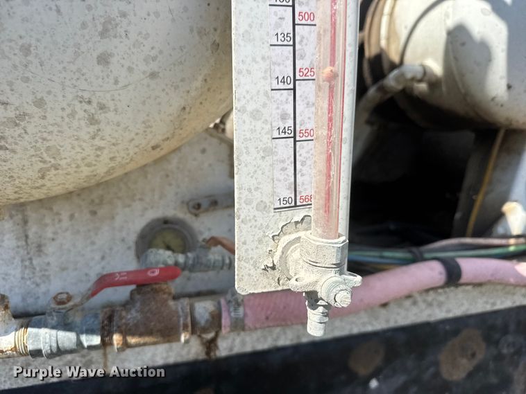 image for item ET1681 2007 Peterbilt 357 ready mix truck