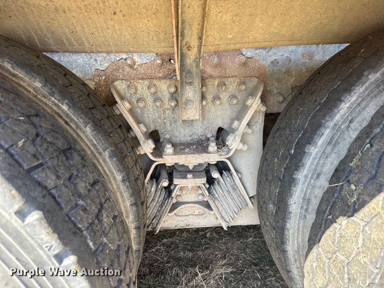 image for item ET1681 2007 Peterbilt 357 ready mix truck