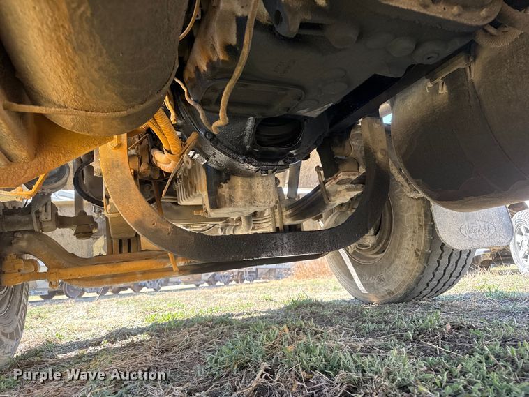 image for item ET1681 2007 Peterbilt 357 ready mix truck