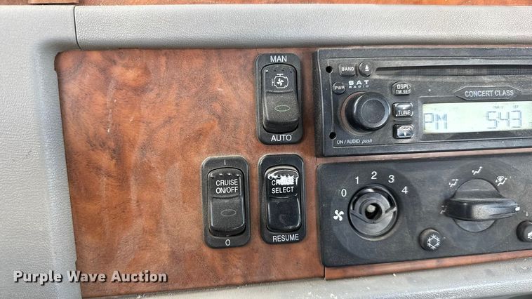 image for item ET1681 2007 Peterbilt 357 ready mix truck