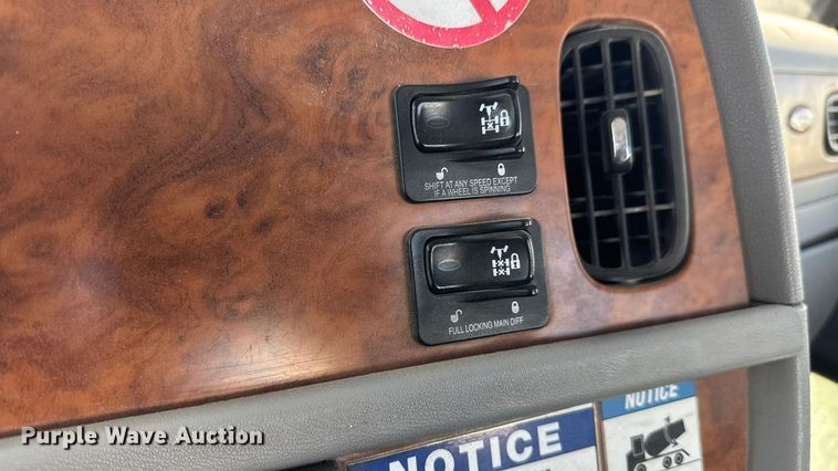 image for item ET1681 2007 Peterbilt 357 ready mix truck