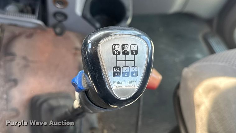 image for item ET1681 2007 Peterbilt 357 ready mix truck