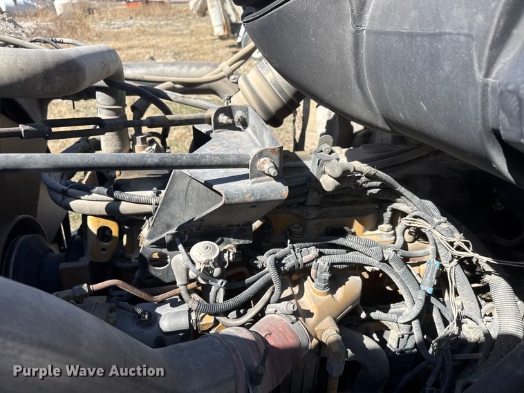 image for item ET1681 2007 Peterbilt 357 ready mix truck