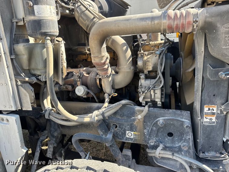 image for item ET1681 2007 Peterbilt 357 ready mix truck