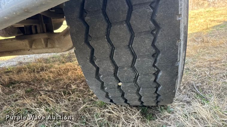 image for item ET1681 2007 Peterbilt 357 ready mix truck