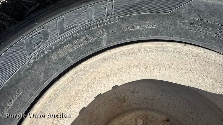 image for item ET1681 2007 Peterbilt 357 ready mix truck