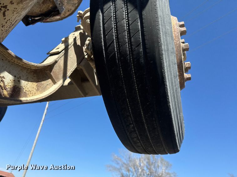 image for item ET1681 2007 Peterbilt 357 ready mix truck