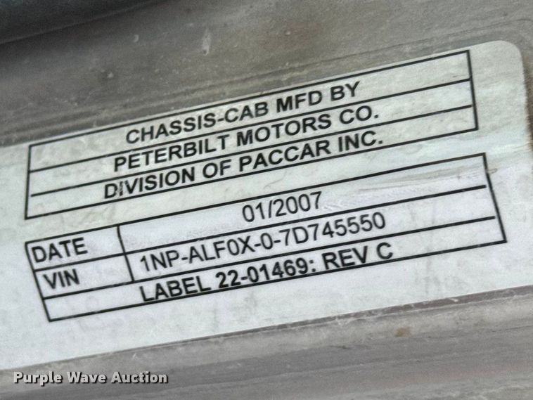 image for item ET1681 2007 Peterbilt 357 ready mix truck