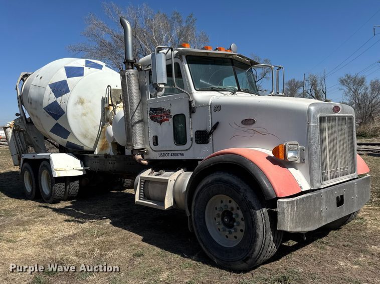 image for item ET1682 2007 Peterbilt 357 ready mix truck