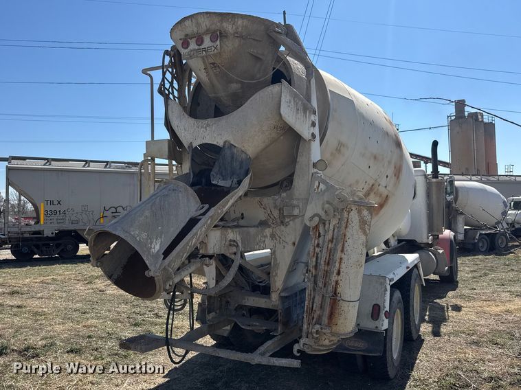 image for item ET1682 2007 Peterbilt 357 ready mix truck