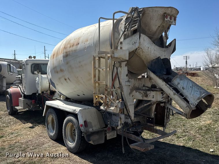 image for item ET1682 2007 Peterbilt 357 ready mix truck